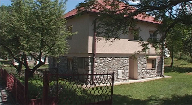 Убио кћерку, затим пуцао себи у главу